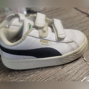 Puma Kids Basketball Shoes - White and Black Size 7 Toddler Unisex Velcro‎